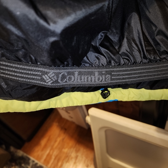 Columbia Ski Jacket - Picture 13 of 13